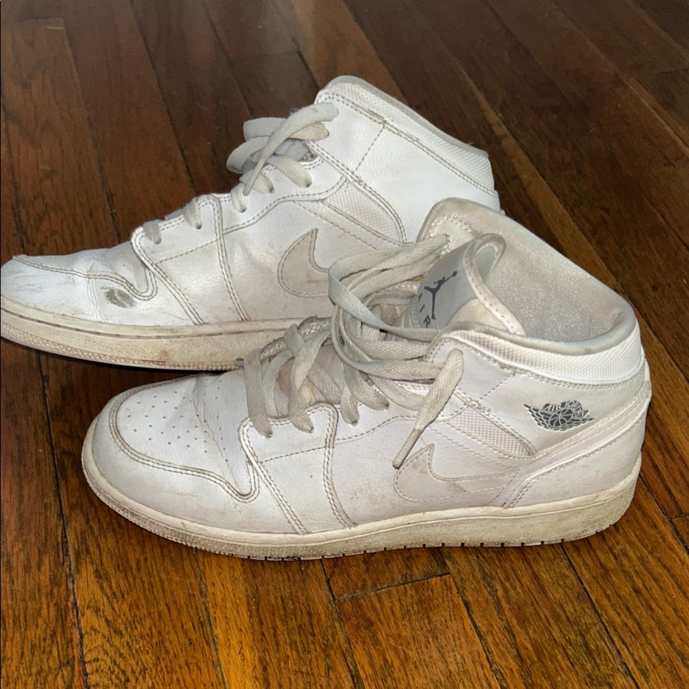 Nike Air Jordan Mid Top Sneakers